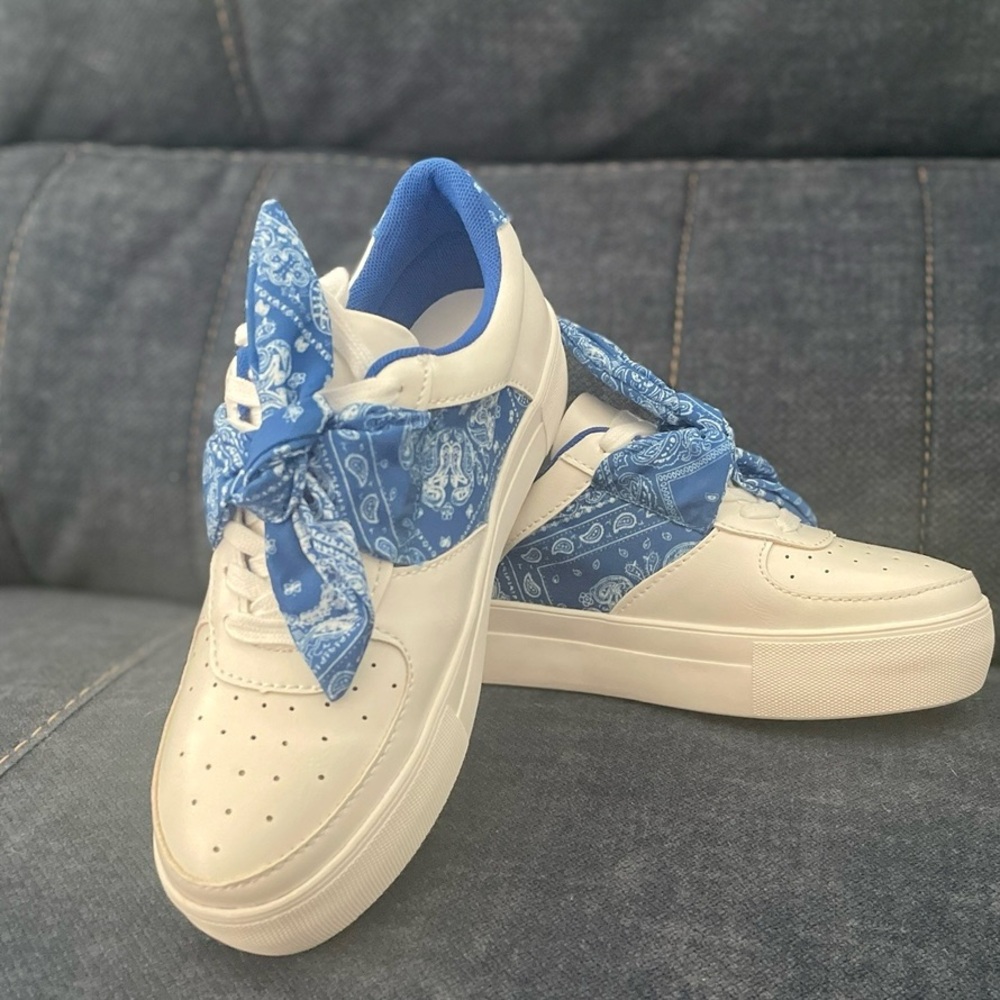 🌟NEW🌟 T,M&J White Sneakers with Royal Blue Bandana Accent